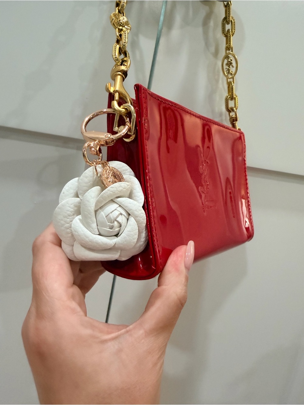 YSL Beaute NEW Red Patent Leather Pouch Shoulder Bag + Chain & Card Mirror ✨ - Picture 5 of 13